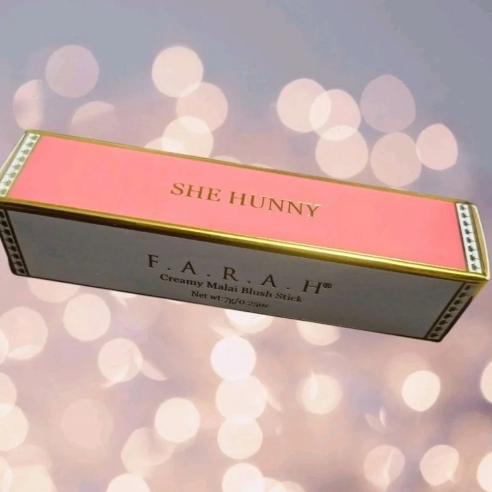 F.A.R.A.H Creamy Malai Blush Stick - SHE HUNNY (Peachy Pink)